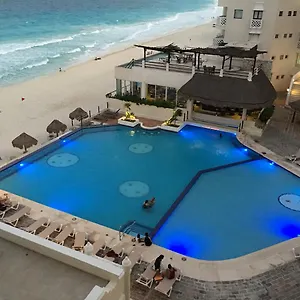 cancun-plaza-condo-apartment.quintano-roohotels.com/